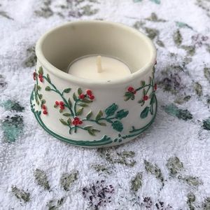 Tea Light Holder Possibly Winterberry